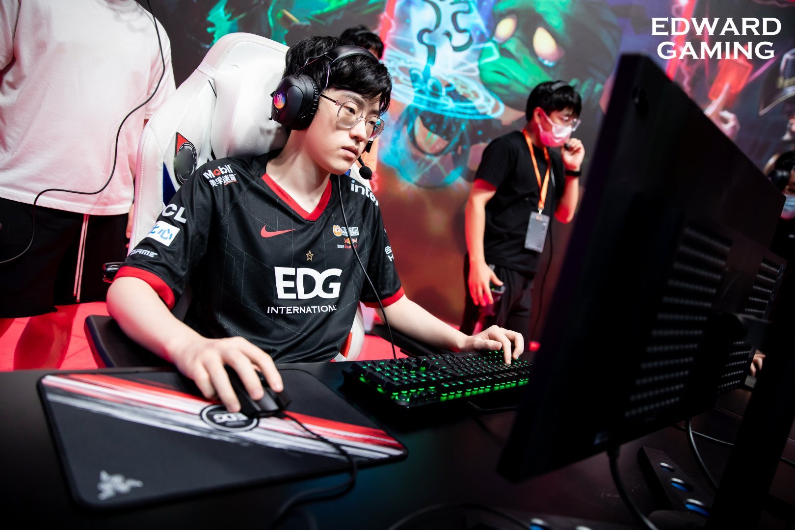 kaiyun app-Scout迎来七赛季出色发挥，DWG观众热烈欢呼！全场沸腾不已-kaiyun app